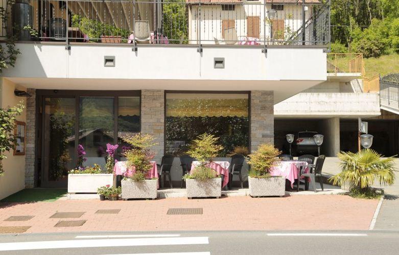 Hotel Ristorante Vittoria ซาน เฟเดเล อินเตลวี ภายนอก รูปภาพ